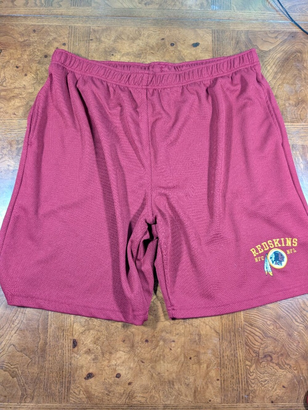 Washington Redskins Vintage NFL Team Apparel Athletic Shorts Men XL Burgundy